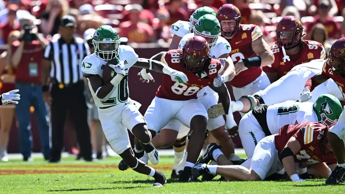 Youngstown State Penguins at North Dakota Fighting Hawks Football