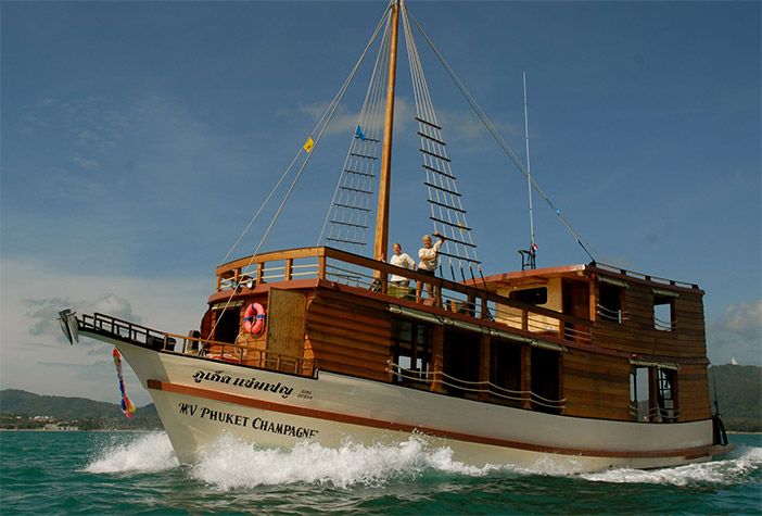 OCTOBER - Skal International Phuket dinner onboard Champagne (LAMOETT)!