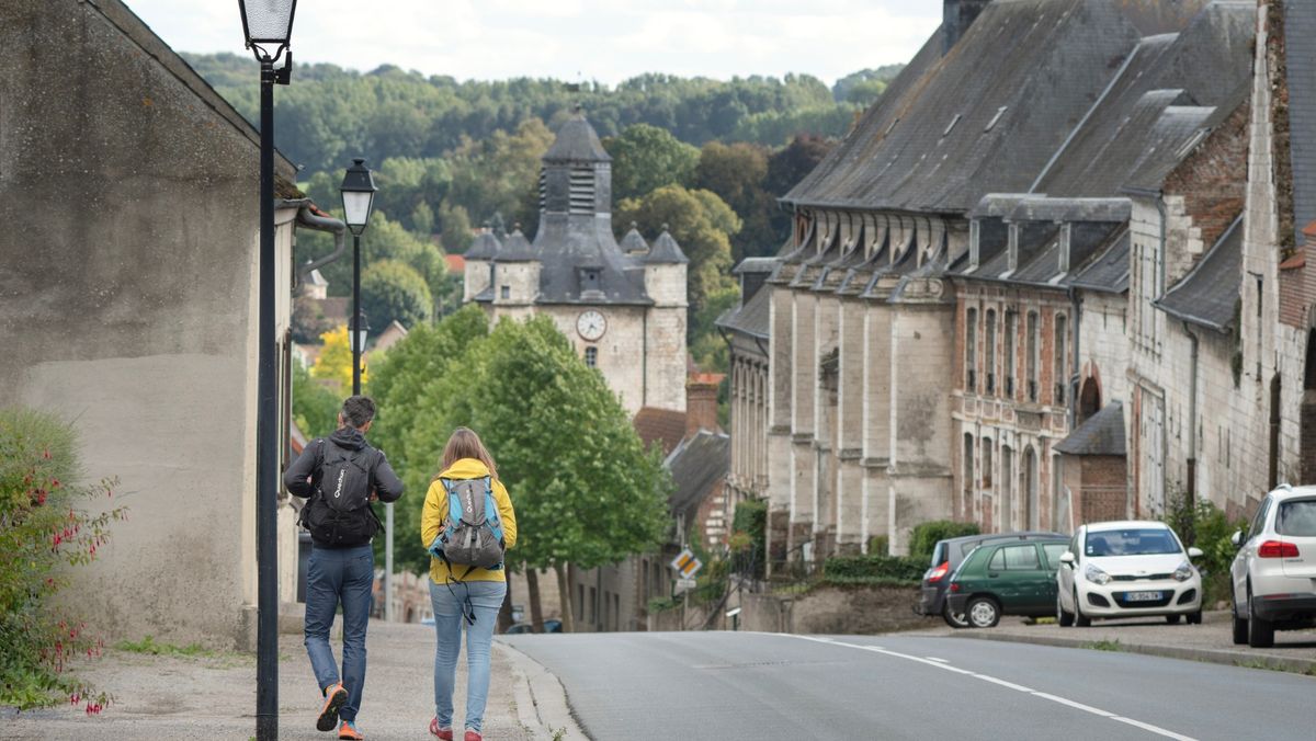 Balade historique et gourmande : "Saint-Riquier par les tours et foss\u00e9s"