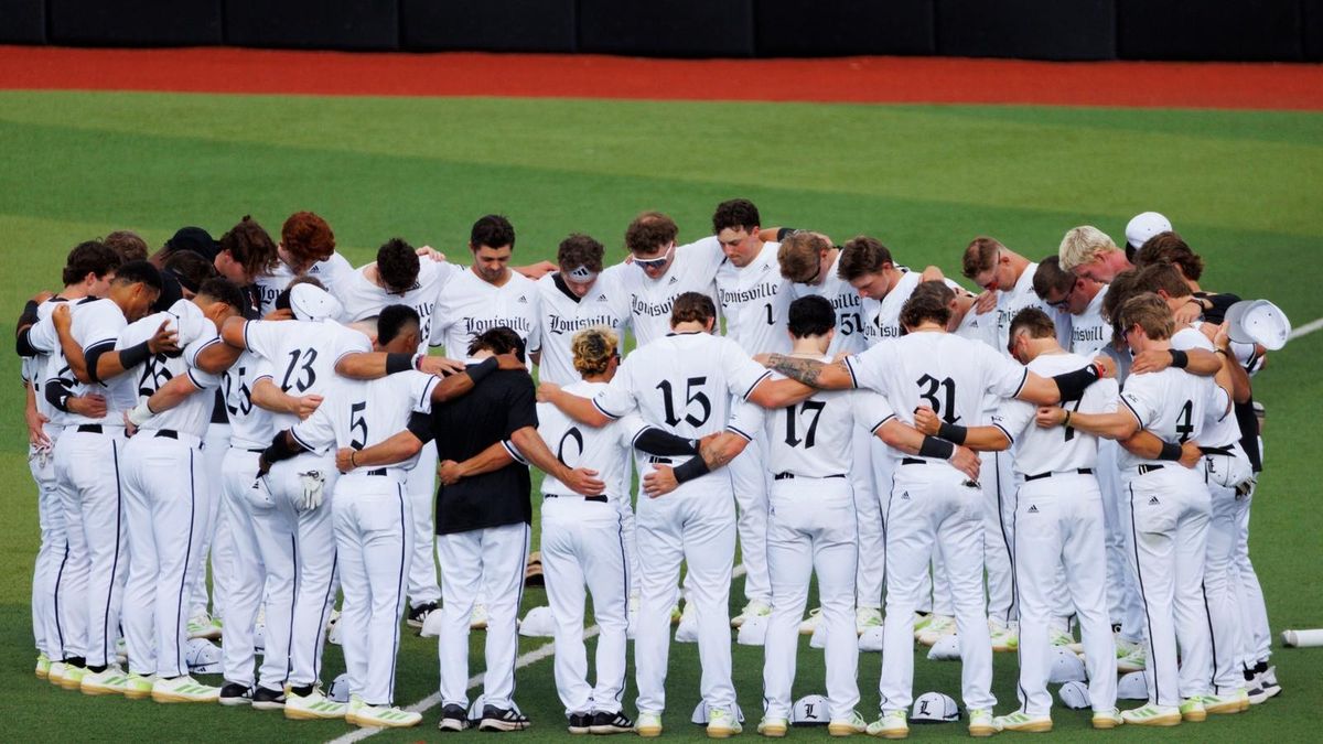 Parking Louisville Cardinals at Kentucky Wildcats Baseball