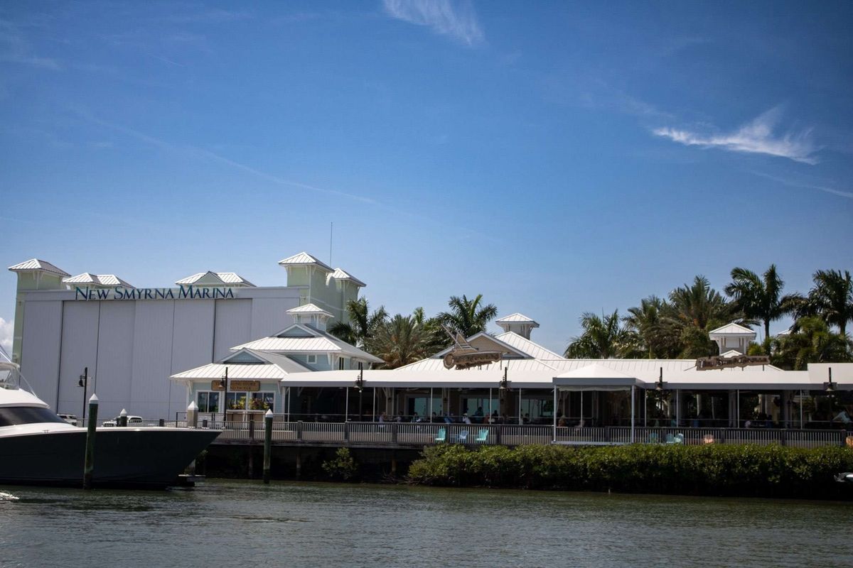 New Smyrna Beach Holiday Boat Parade at Outriggers Tiki Bar and Grille