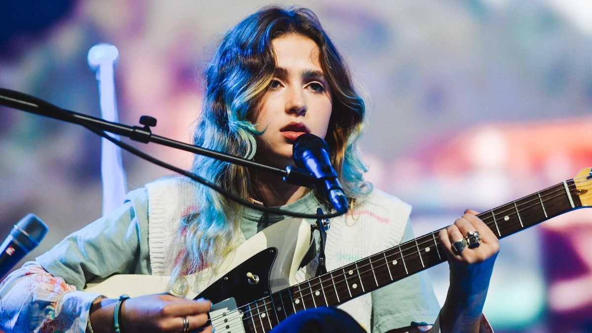 Clairo Announces 'Charm' Tour