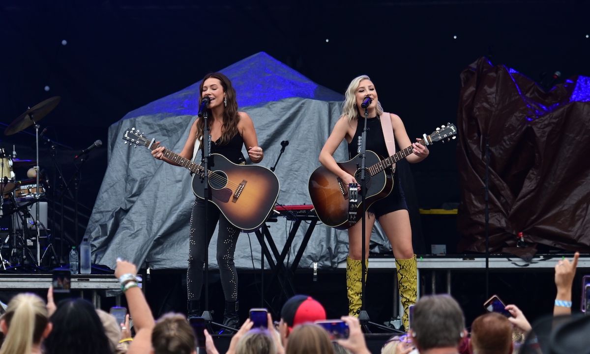 Maddie and Tae (Concert)