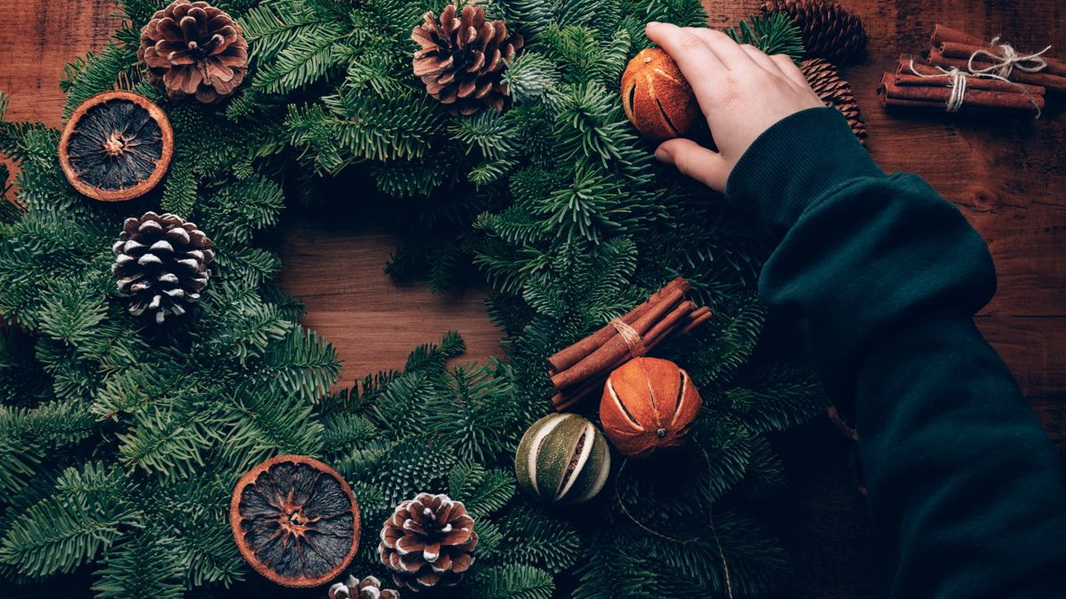 Festive Wreath Making and Dinner 