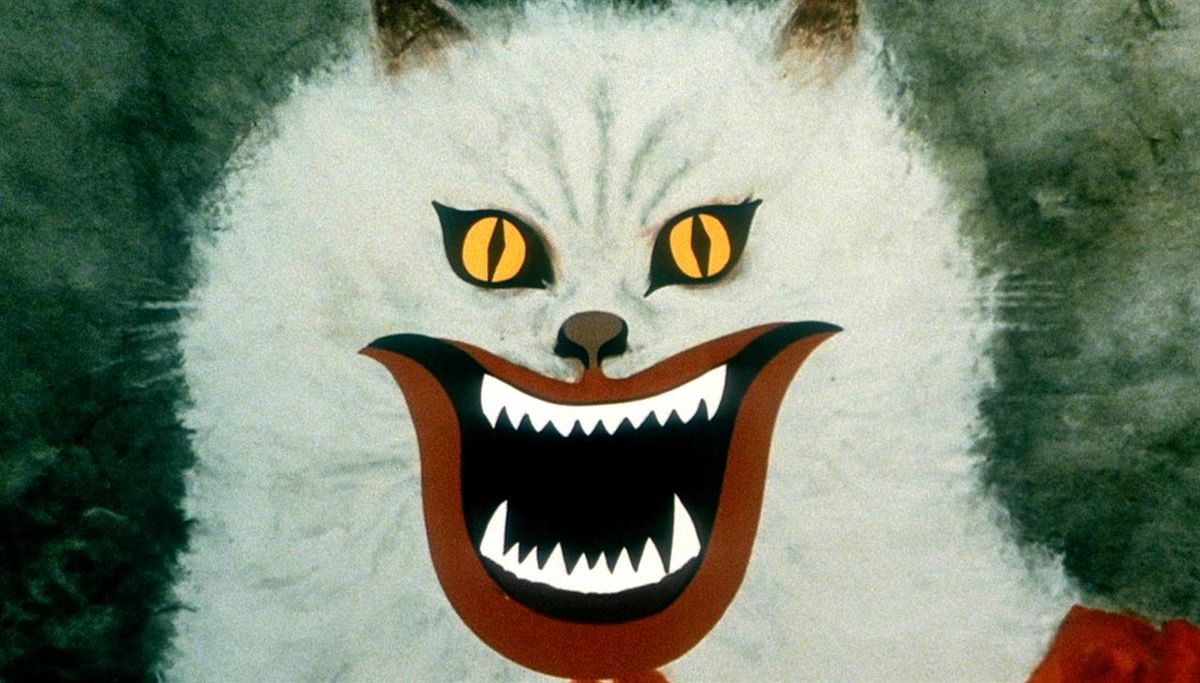 Hollywood Suite's Movie Madness: HAUSU (HOUSE) 