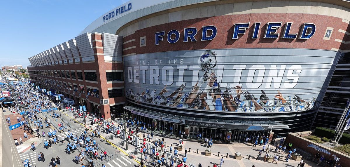 Parking Pittsburgh Steelers at Detroit Lions