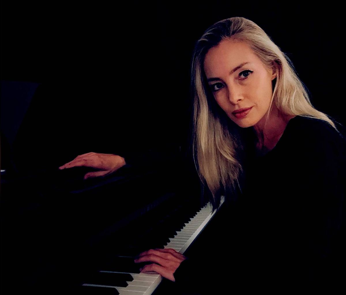 Catherine Fearns  \/ uk \/ metal piano