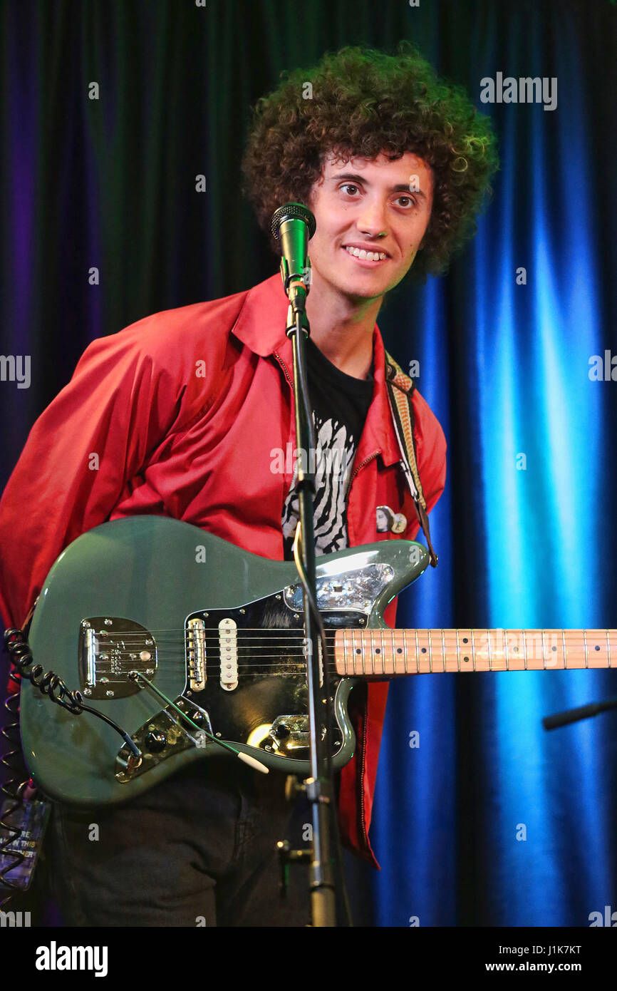 Ron Gallo