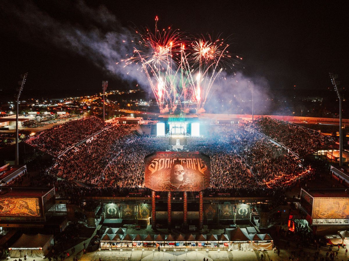 Sonic Temple Art & Music Festival: Shinedown  The Offspring  & Staind - Friday