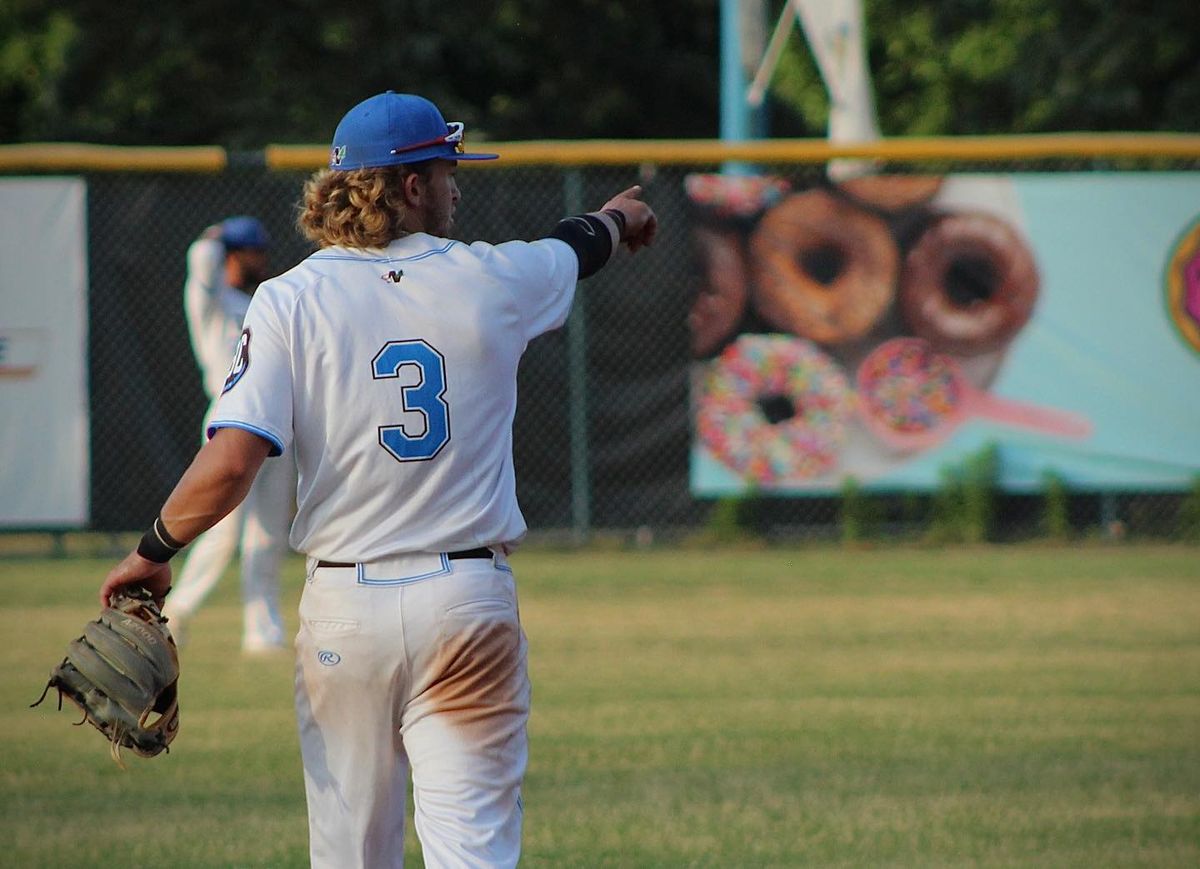 Lakeshore Chinooks vs. Battle Creek Battle Jacks