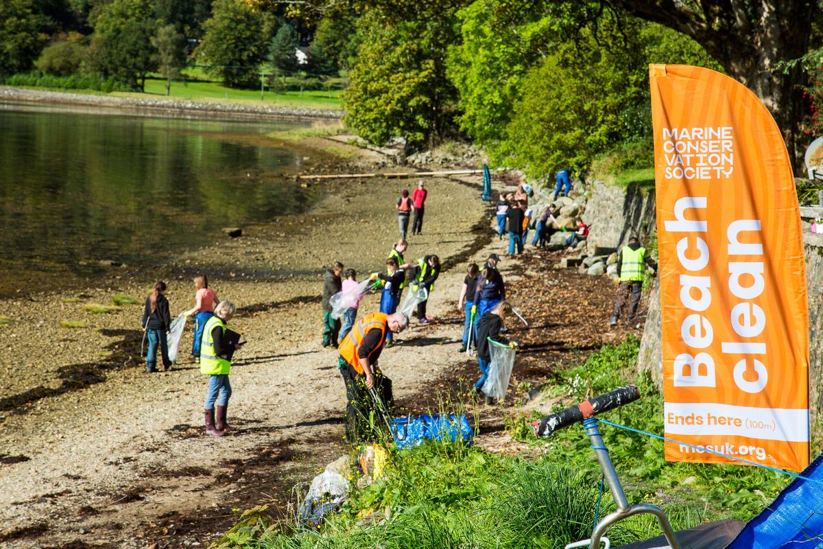 RYA Clipper Beach Clean at Dunstaffnage