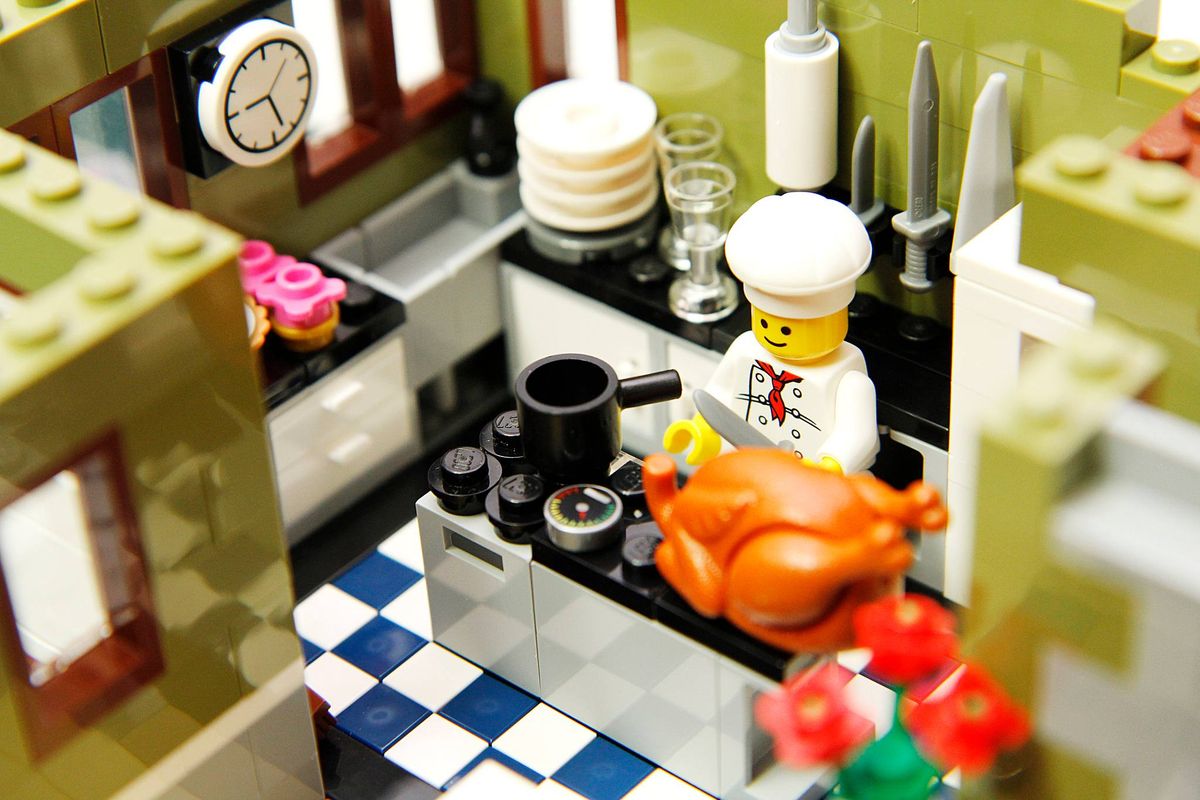 Intermediate LEGO Stop-Motion Studio