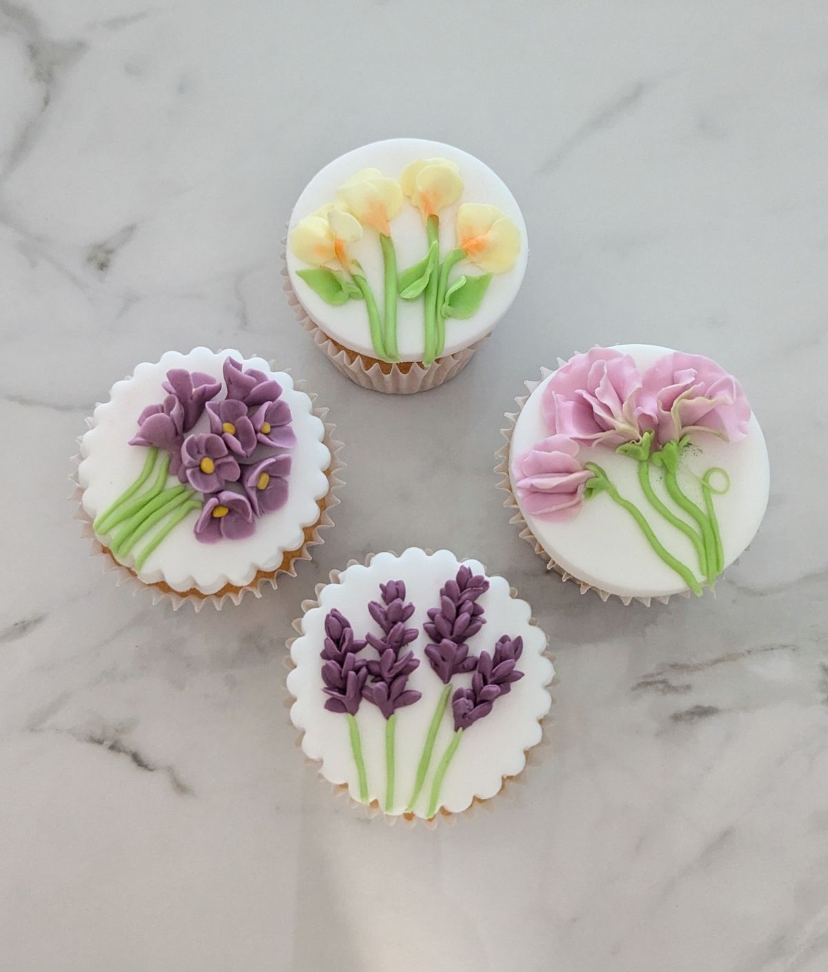 Fondant Flowers Cupcake Decorating Workshop 