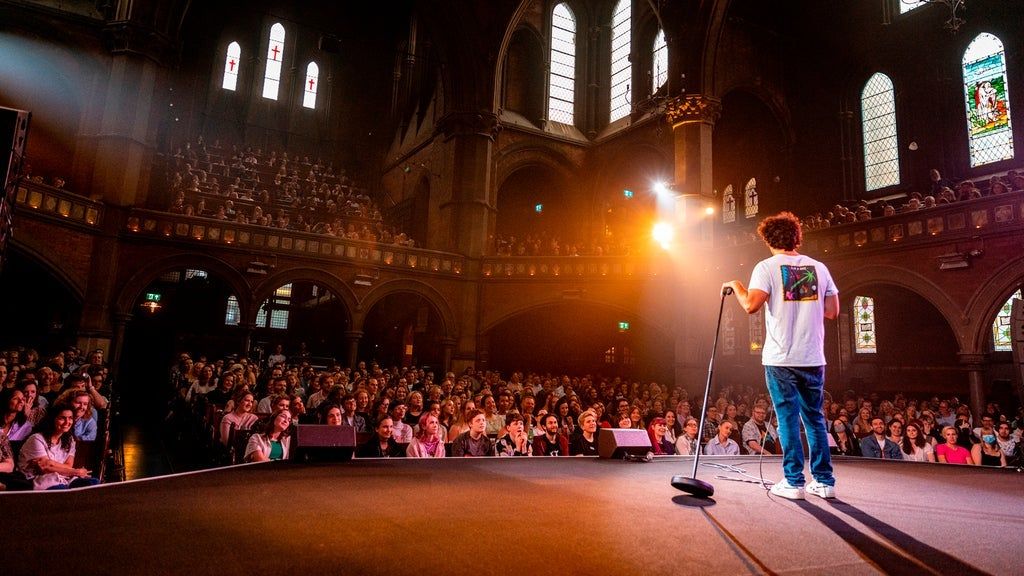 Live At the Chapel with Henning Wehn