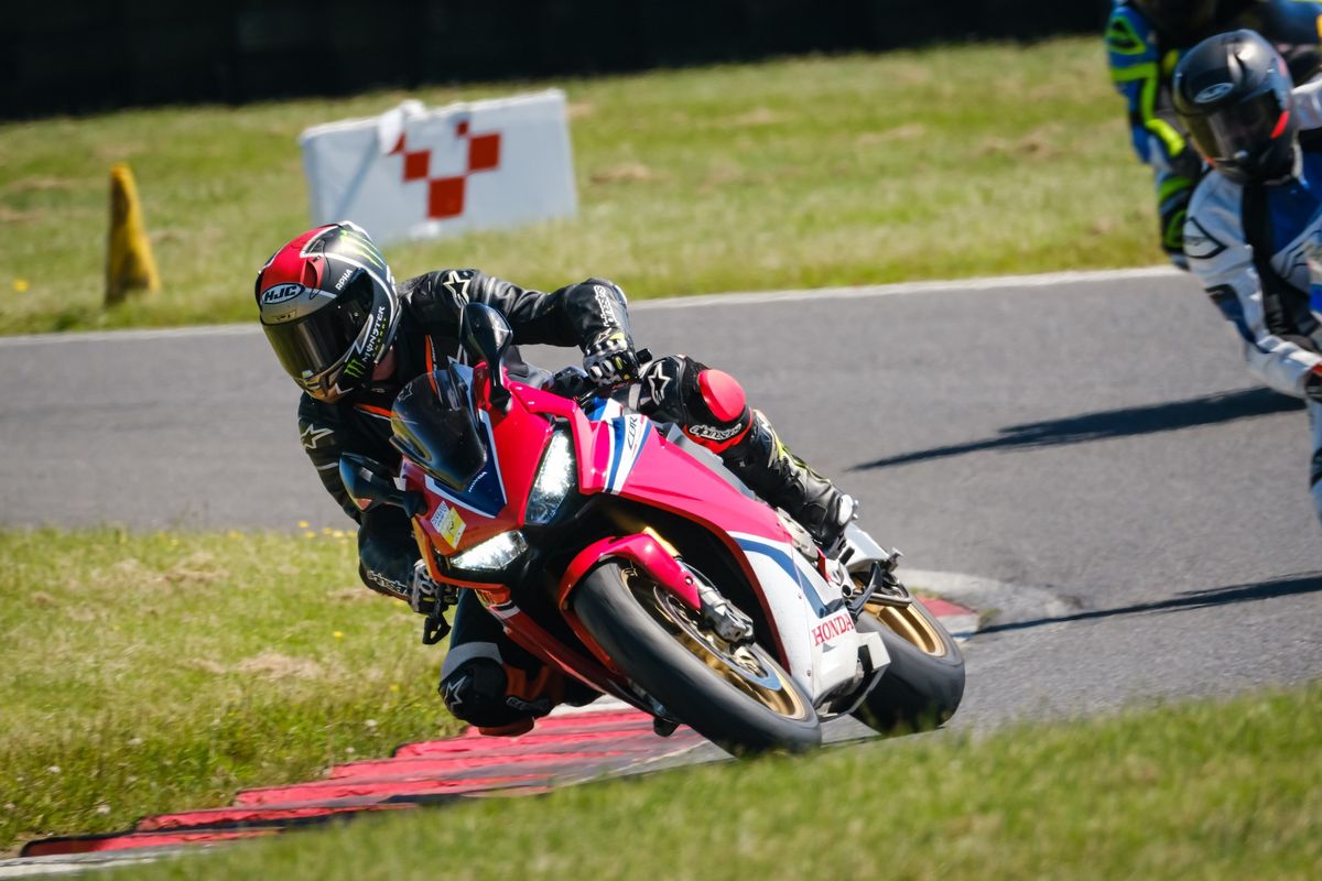 Bank Holiday Sunday Trackday at Cadwell Park 