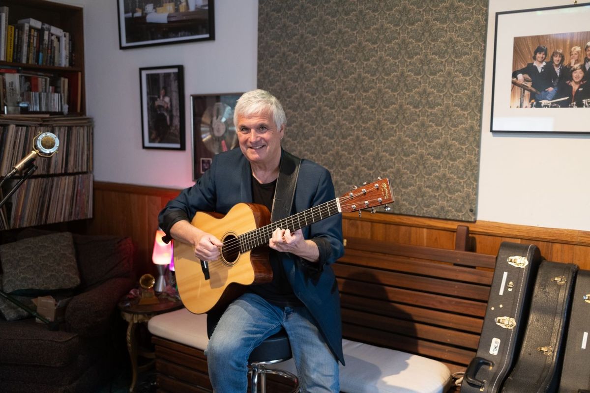 Laurence Juber