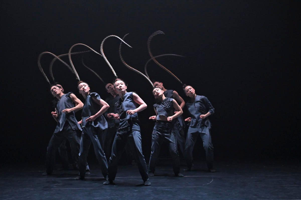 Parking Hung Dance: Birdy