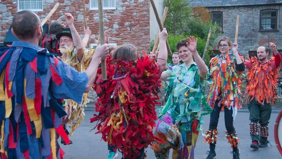 Morris Dancing with Rag Morris - Give It A Go!