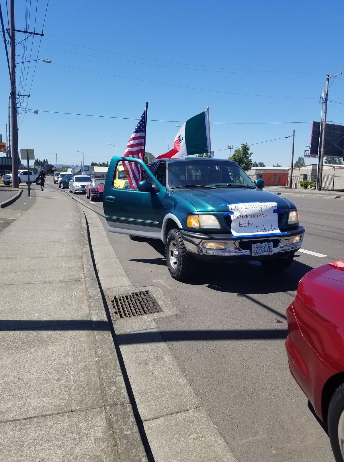 CARAVANA DE CARROS DE LA COMUNIDAD LATINA