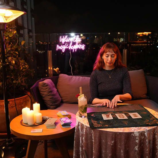 Tarot & Cocktails en Eleven Rooftop