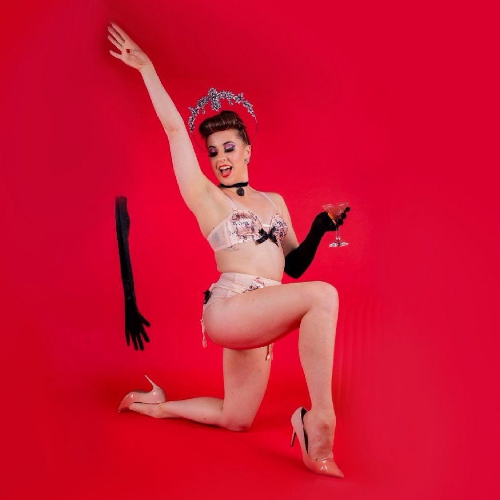Peel and Reveal with Daria Decollette