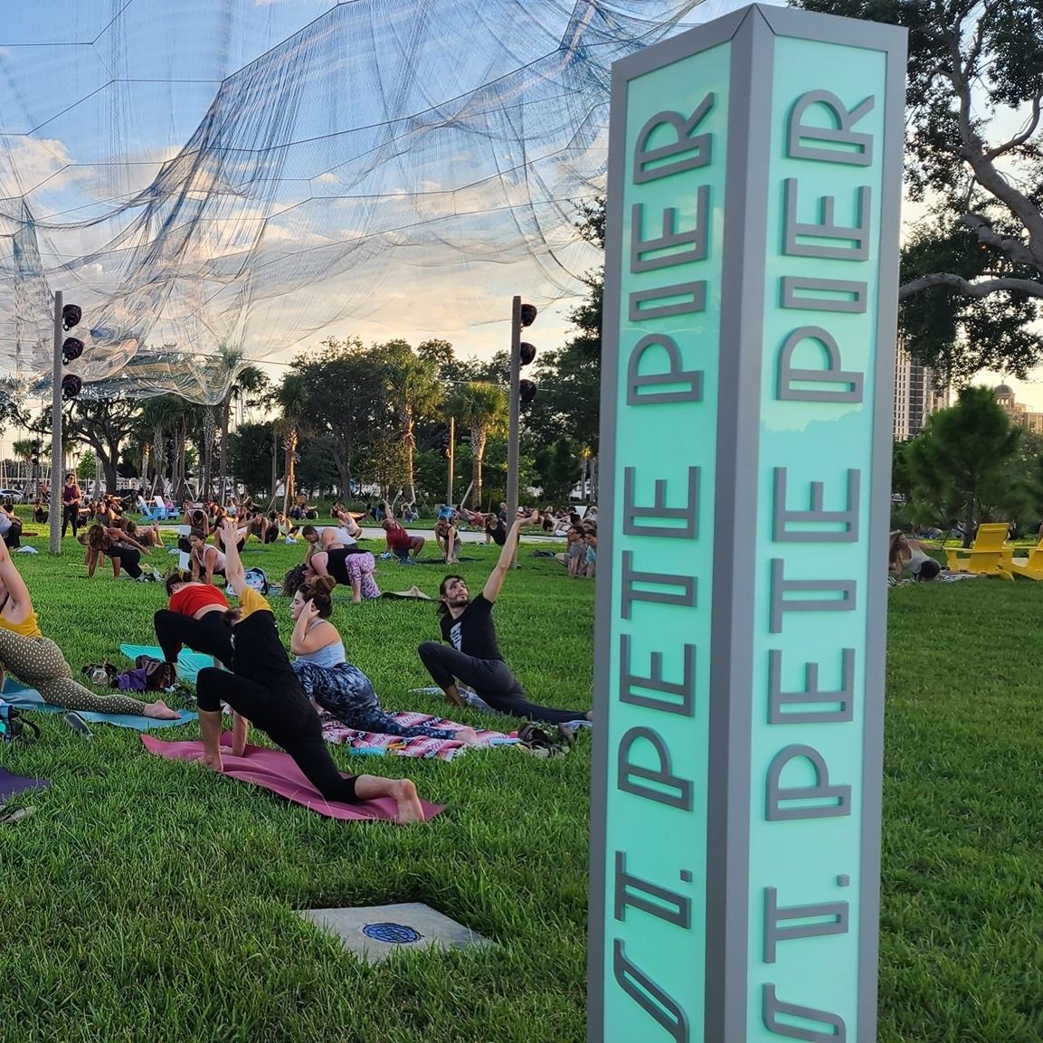 BARRE CLASS AT THE PIER