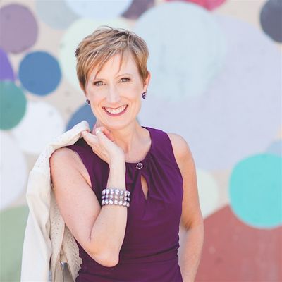 Emi Kirschner, Speaker, Strategic Consultant