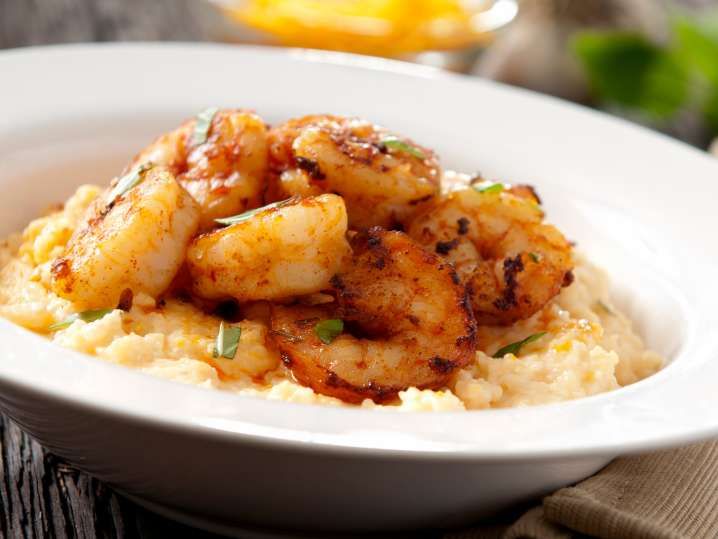 Make Savory Shrimp and Grits\t