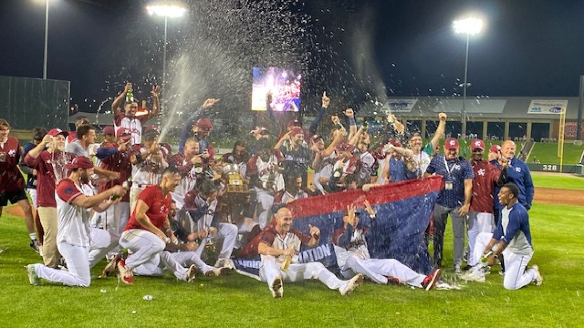Chicago Dogs at Kansas City Monarchs at Legends Field - Kansas City