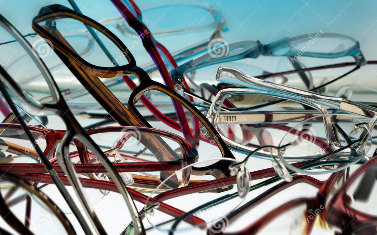 Volunteer to Sort Eye Glasses that were Donated