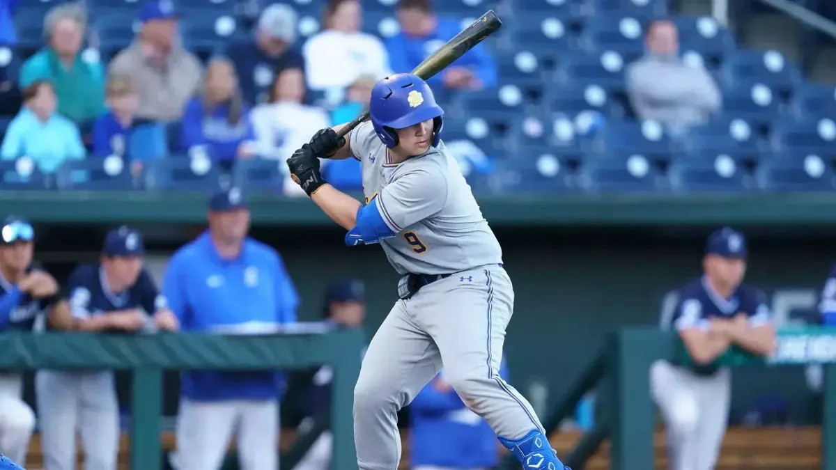 Parking Omaha Mavericks at Oral Roberts Golden Eagles Womens Basketball
