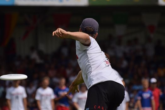 UAC Learn to Play Ultimate Frisbee: Basic throwing [Bernal Heights]