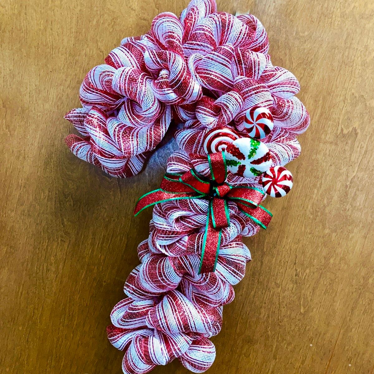 CANDY CANE WALL OR DOOR D\u00c9COR