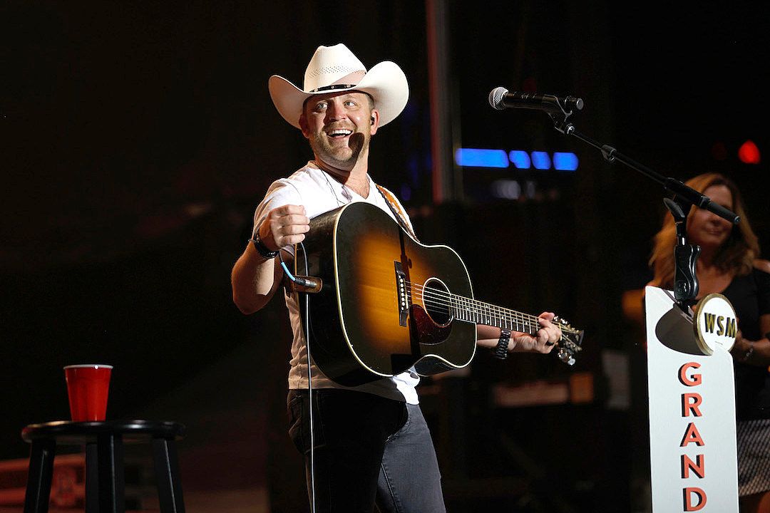 Justin Moore at State Farm Center