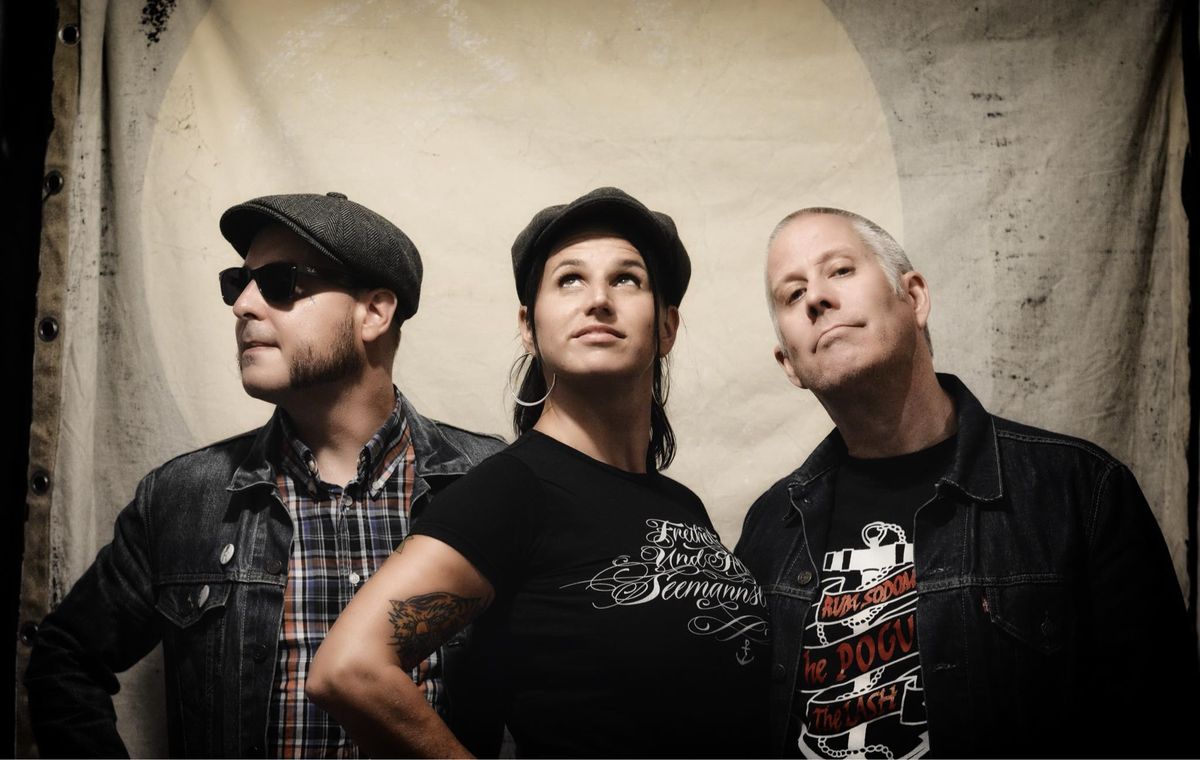 30 Jahre LOADED \u2022 Special Guests: Christmas & The Roadblocks \u2022 Caf\u00e9 Central Weinheim