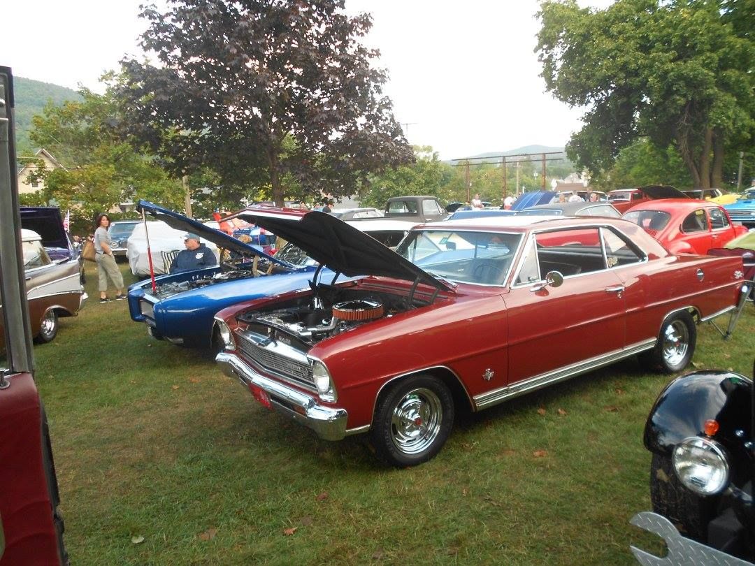 WNY Cars and Bikes at the Beach Show and Cruise Woodlawn Beach