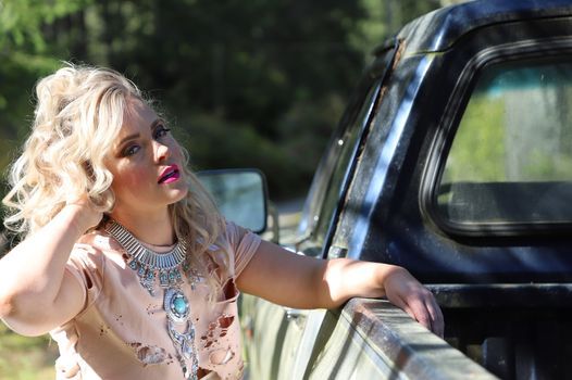 Leah Justine Full Band Show