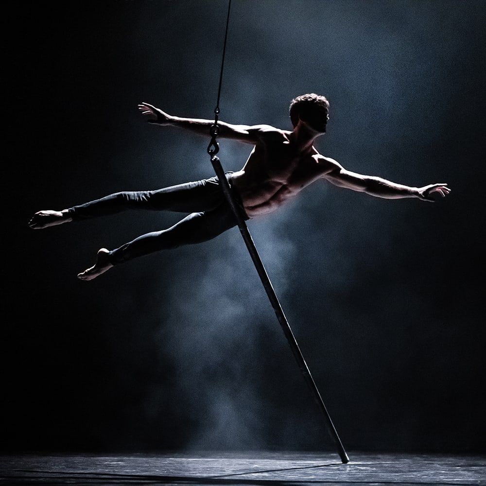 Paradisum by Recirquel