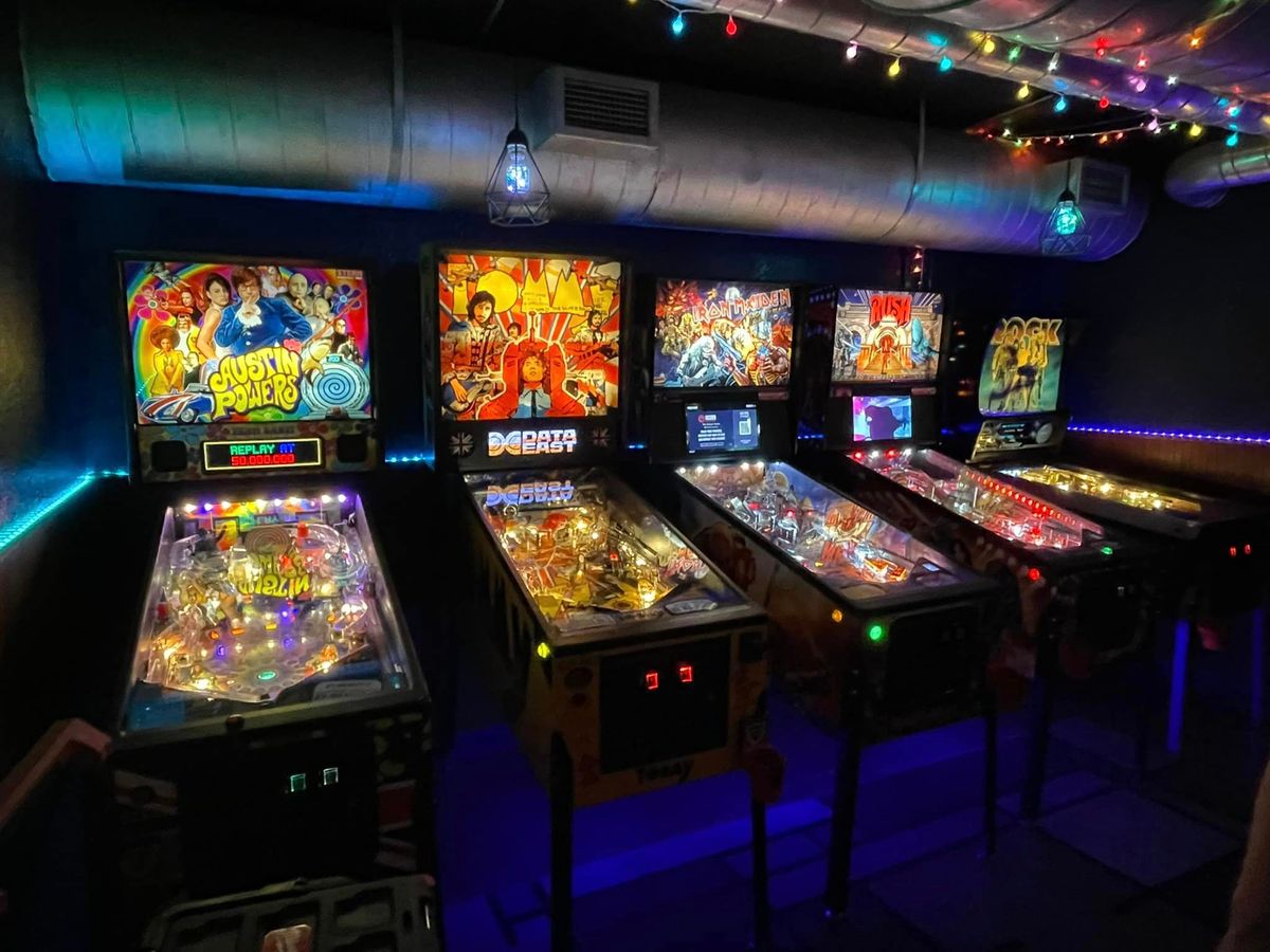 Glass City Pinball @The Ottawa Tavern