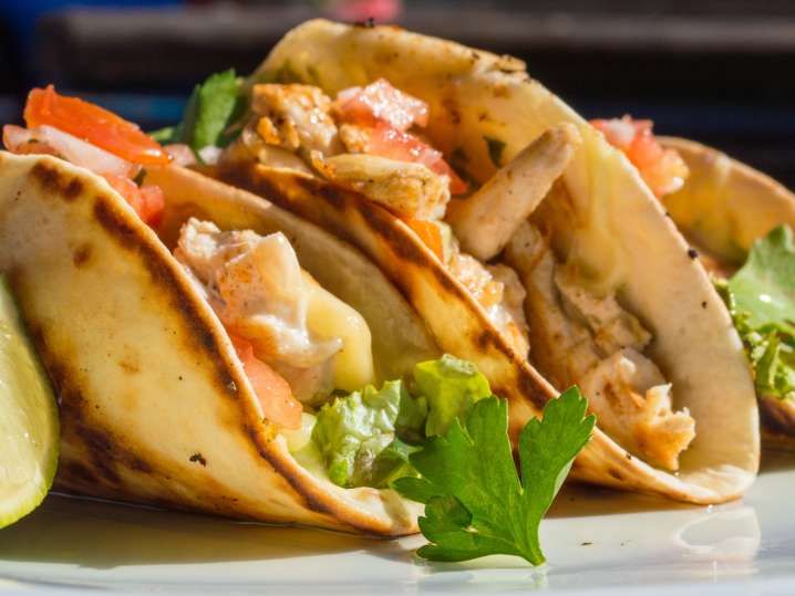 Make Savory Chicken Street Tacos\t