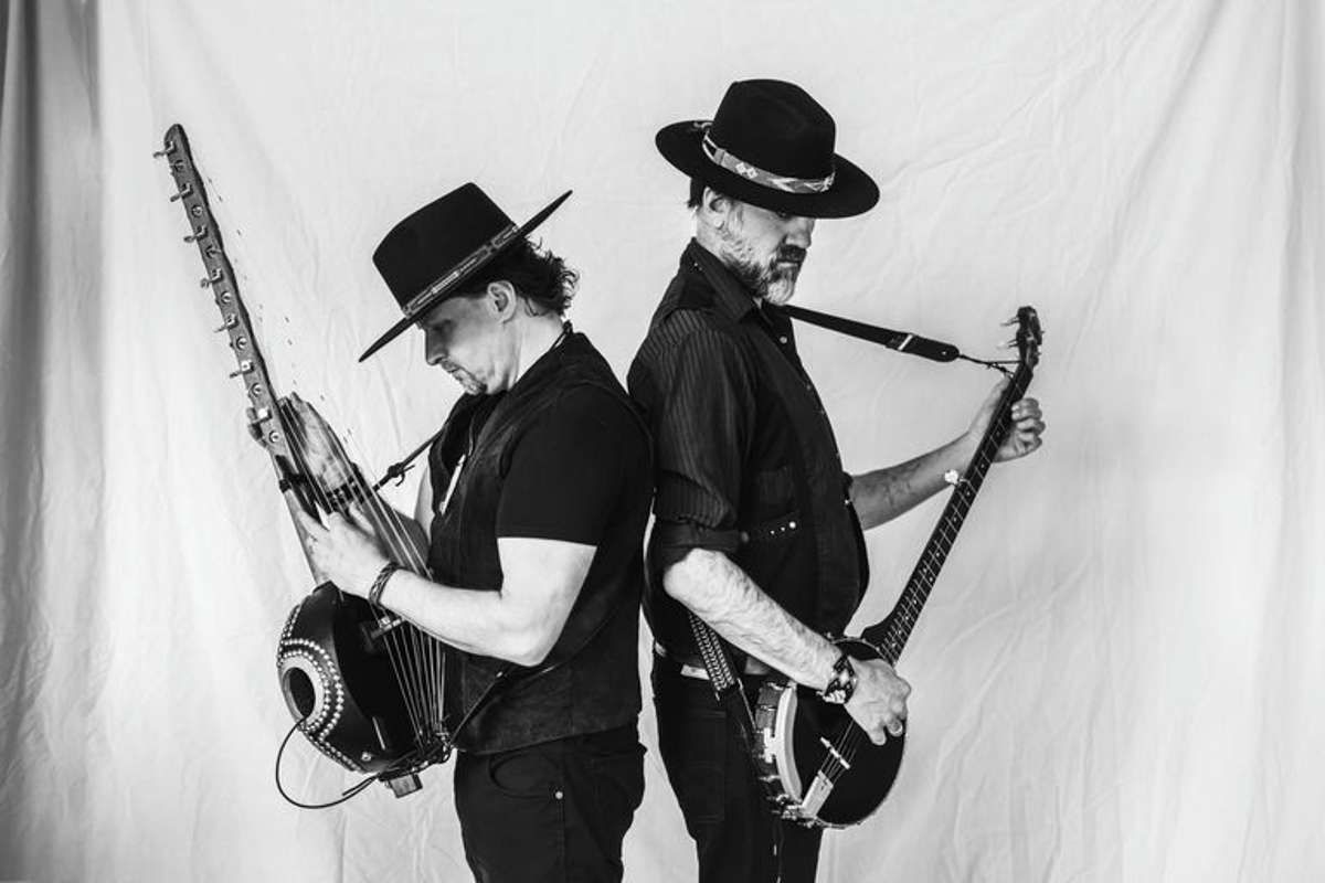 Dirtwire: Universal Language