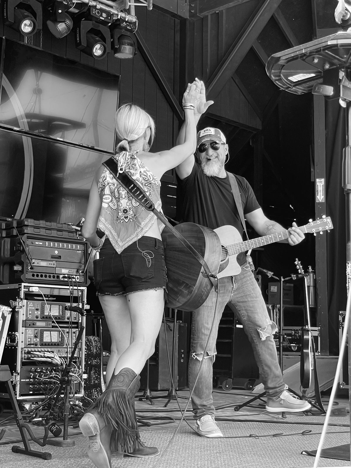 Michelle Robinson w Dave Lacey Acoustic at Hamilton Urban Backyard 