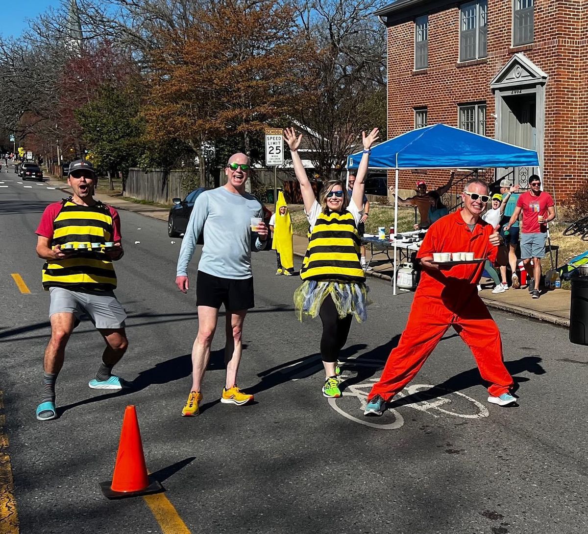 LR Marathon LRRC Cheer Station