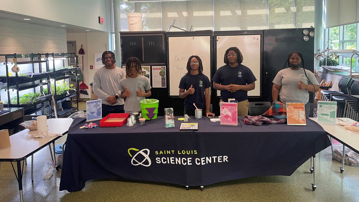 Pop-Up Science at the St. Louis Public Library