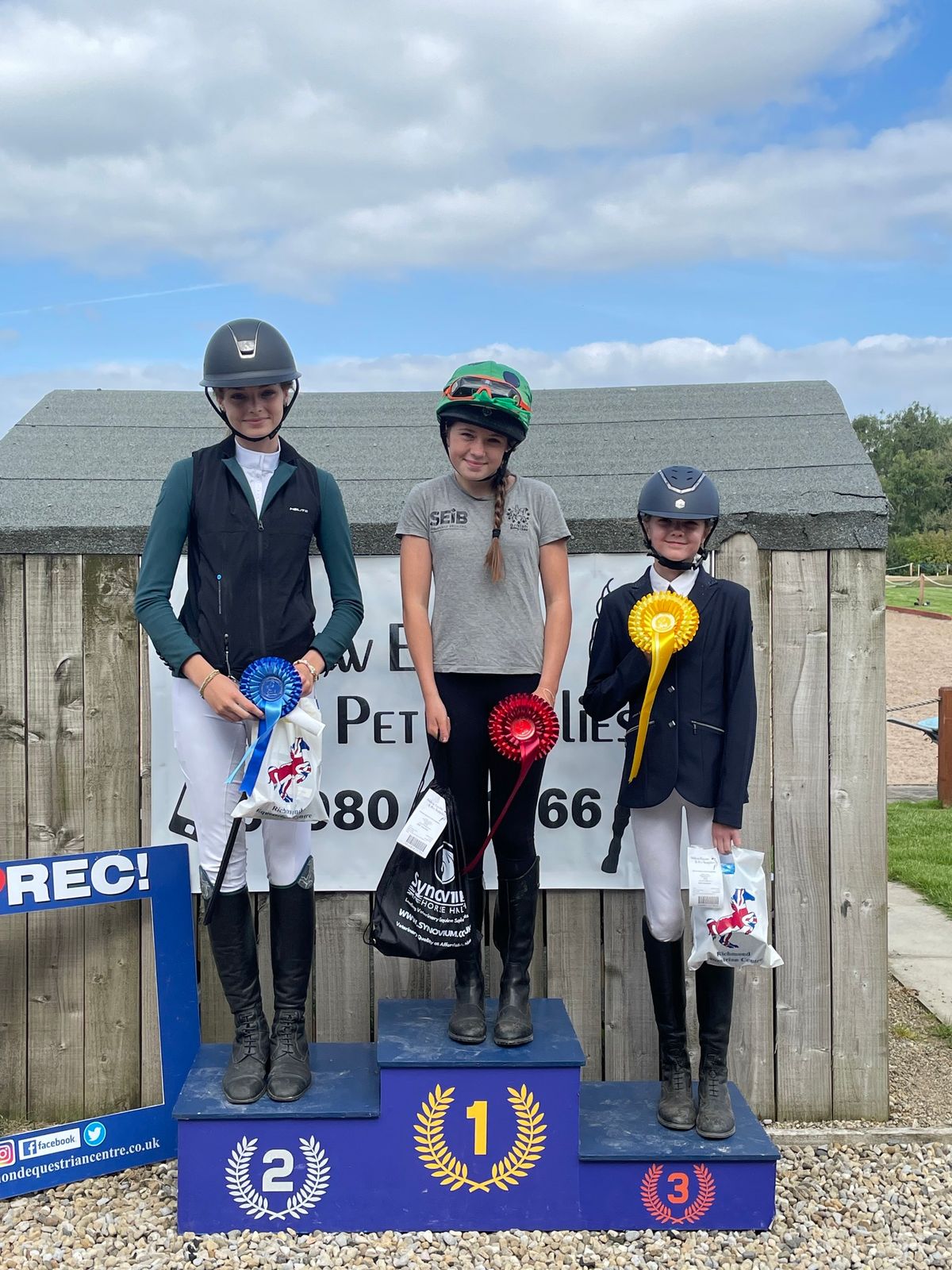 REC Showjumping (Outdoor) JNR & SNR CLASSES - 50cm to 1m - Sponsored to 6th Place!