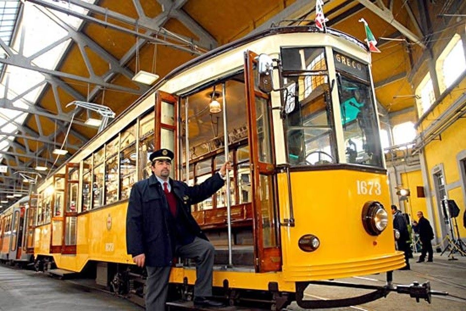 A bordo di un tram storico tra le luci natalizie 