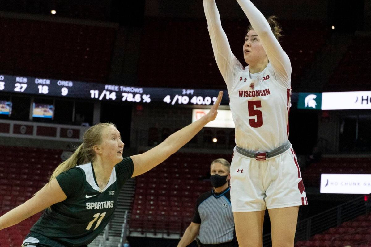 Northwestern Wildcats at Wisconsin Badgers Womens Basketball at Kohl Center