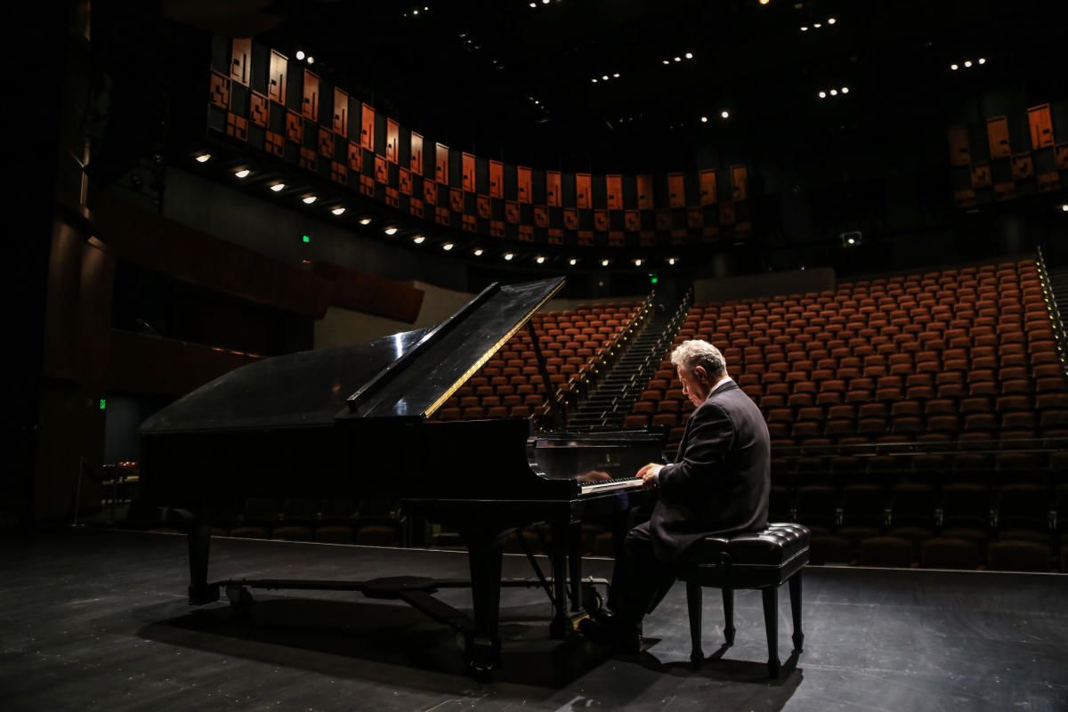 Jeffrey Siegel's Keyboard Conversations: Music of Joy and Peace