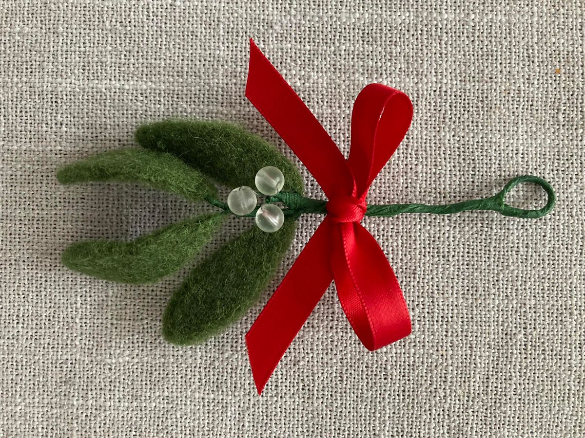 Needlefelting with Sue Lewis - Mistletoe