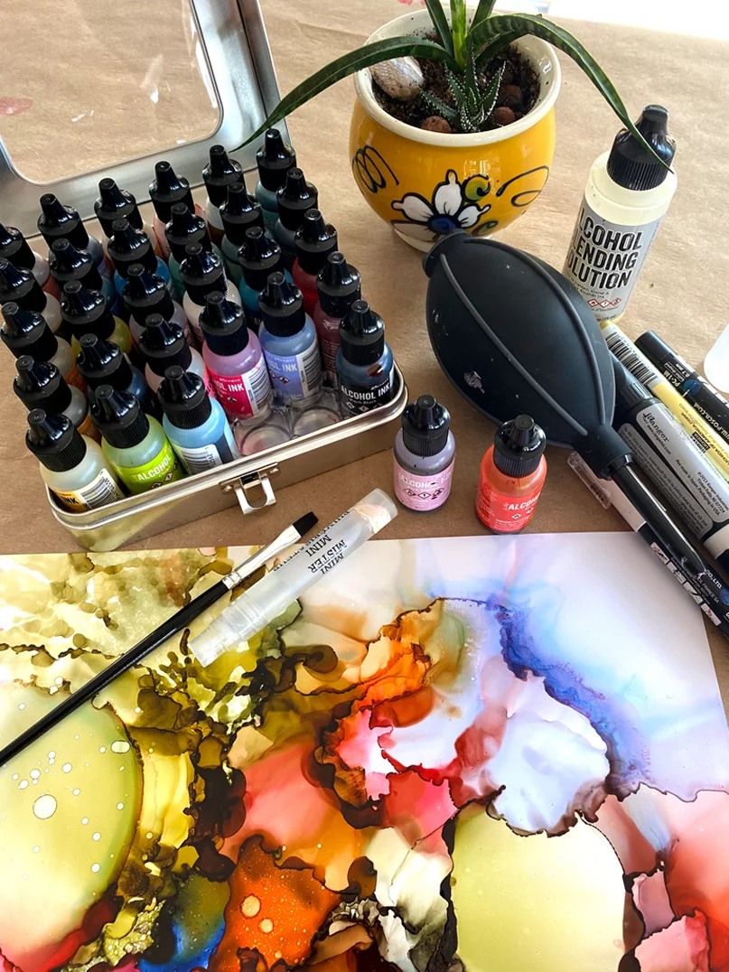 ATELIER DE PEINTURE (ENCRES \u00c0 L\u2019ALCOOL)